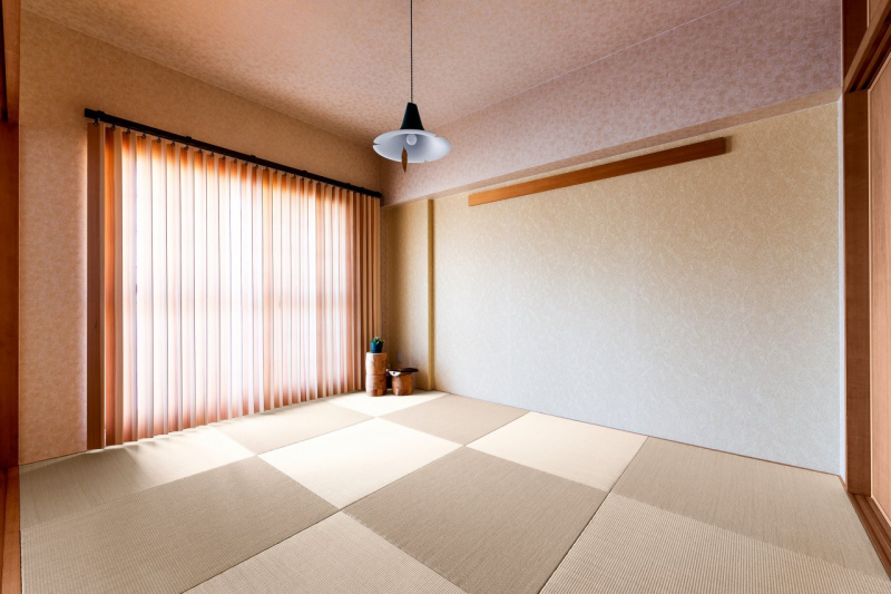 温かみの中に落ち着きと色が醸し出すレトロモダンな和室。施主様の小物のセンスも抜群です。